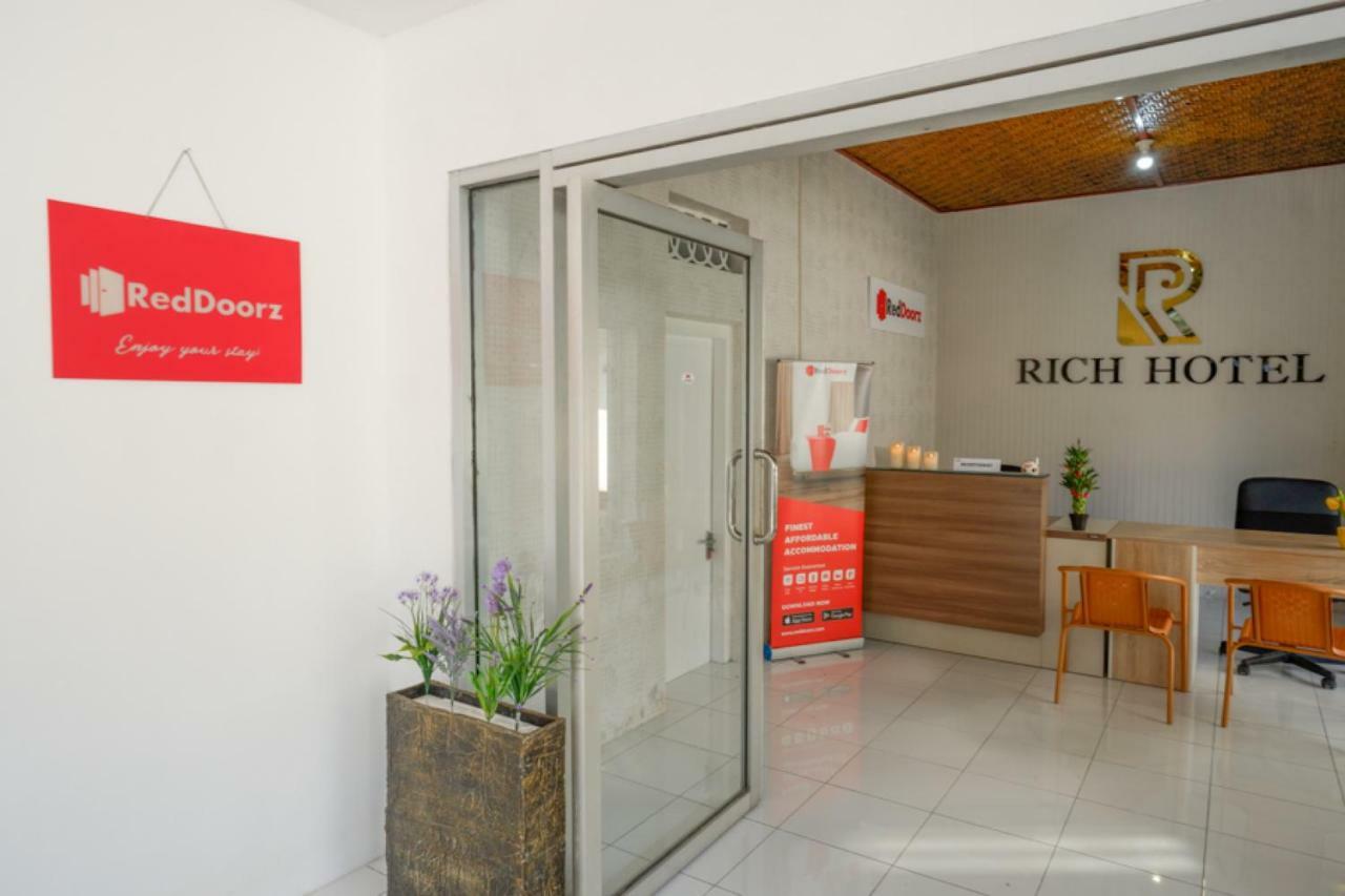 Reddoorz Near Mataram University Kültér fotó