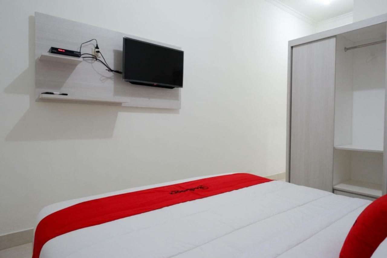 Reddoorz Near Mataram University Kültér fotó